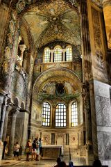 Palatine Chapel of Charlemagne (792-805)
- attempting to revive the grandeur of Rome
 
< comparable to the Roman church of San Vitale