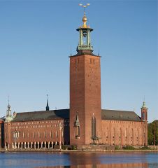 [Stege som går upp i taket]
Sveriges största landskap
Stad: Stockholm (halva)
Stad: Uppsala