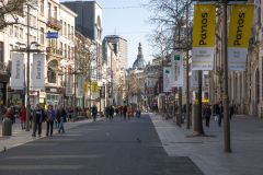 Hoe heet de grootste winkerlstraat in Antwerpen?