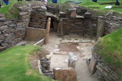 Neolithic, c. 3000 BCE, Orkney Scotland

early settlement, post-and-lintel
corbet construction (development of p&l)
courtyards - family gatherings?
space separation evident