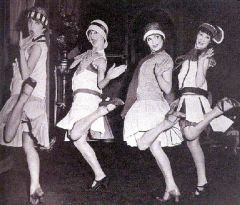 Flappers

-Women (Flappers)