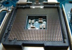 Used by Processor Family:
Core 2 Extreme, Core 2 Quad, Core 2 Duo, Pentium Dual-Core, Pentium Extreme Edition, Pentium D, Pentium Pentium 4, and Celeron

Description:
775 pins in the socket touch. 775 lands on the processor.
Works with DDR3 and DD...