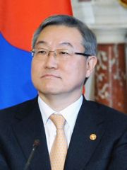 the 36th Minister of Foreign Affairs and Trade(MOFAT)
8 October 2010 – 11 March 2013
Kim Sung-Hwan
 
김성환
외교통상부 장관