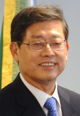 Prime Minister of South Korea
1 October 2010 – 26 February 2013(이명박 정부)
Kim Hwang-Sik
 
김황식
 
국무총리