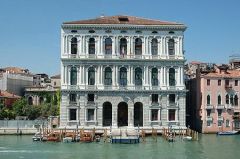 Sansovino, Venice
-mannerist arch
- glorifies boating dock