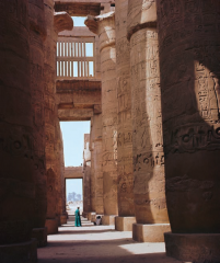 -New Kingdom, Egypt
-contains an artificial lake associated with the primeval waters of the Egyptian creation myth and a pylon temple with a bilaterally symmetrical axial plan
-hypostyle hall of the Amen-Re temple is crowded with columns. The co...