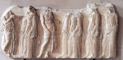 -inner frieze of Parthenon depicts the procession that would occur every 4 years, 2 girls would be chosen to embroider a clock for Athena 
-Starts excited and gets orderly toward the door
-seated gods above the door watching the event