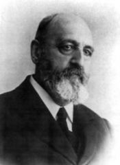 Leonardo Torres Quevedo nacio el 28 de diciembre de  1852-1936 fue un ingeniero de Caminos, matemático e inventor español de finales del siglo XIX y principios del XX.