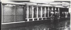 Las primeras computadoras.La primer computadora construida por Aiken fue la Harvard Mark I (también llamada IBM ASSC) fue terminada .