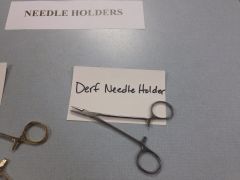 Derf Needle Holder