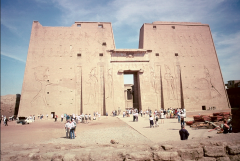 Edfu, Egypt
237-247 BC
Pylon Temple 
Sloping walls