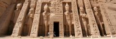 Il potere del faraone era ereditario (da padre in figlio). Il faraone aveva molte mogli e molti figli. Il primogenito (primo figlio) diventava faraone, gli altri funzionari.