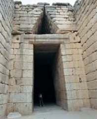 What masonry types were used in Mycenaean city walls?