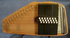 european american zither with dampers that create chords