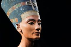 Nefertiti 


Egypt


Armana Period


1,360 B.C.E.


_____________________


Content: This is a bust of King Akhenaton's wife, Nefertiti. It is of limestone, is 19 inches in height and is painted. She is wearing the queen's crown, makeup...