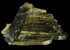 Color -pistachio green to yellowish green to black
hardness-6-7
streak-colorless
cleavage-perfect
-transparent vitreous