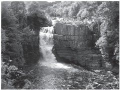 State 3 characteristics of this waterfall (3)