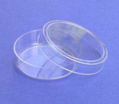 a shallow, circular, transparent dish with a flat lid, used for the culture of microorganisms