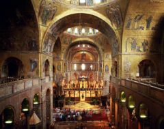Late Byzantine Art
Cathedral of St. Mark
c. 1063
-gold theme
- multi dome
- St. Mark was one of the authors of new testament
- Many mosaics
